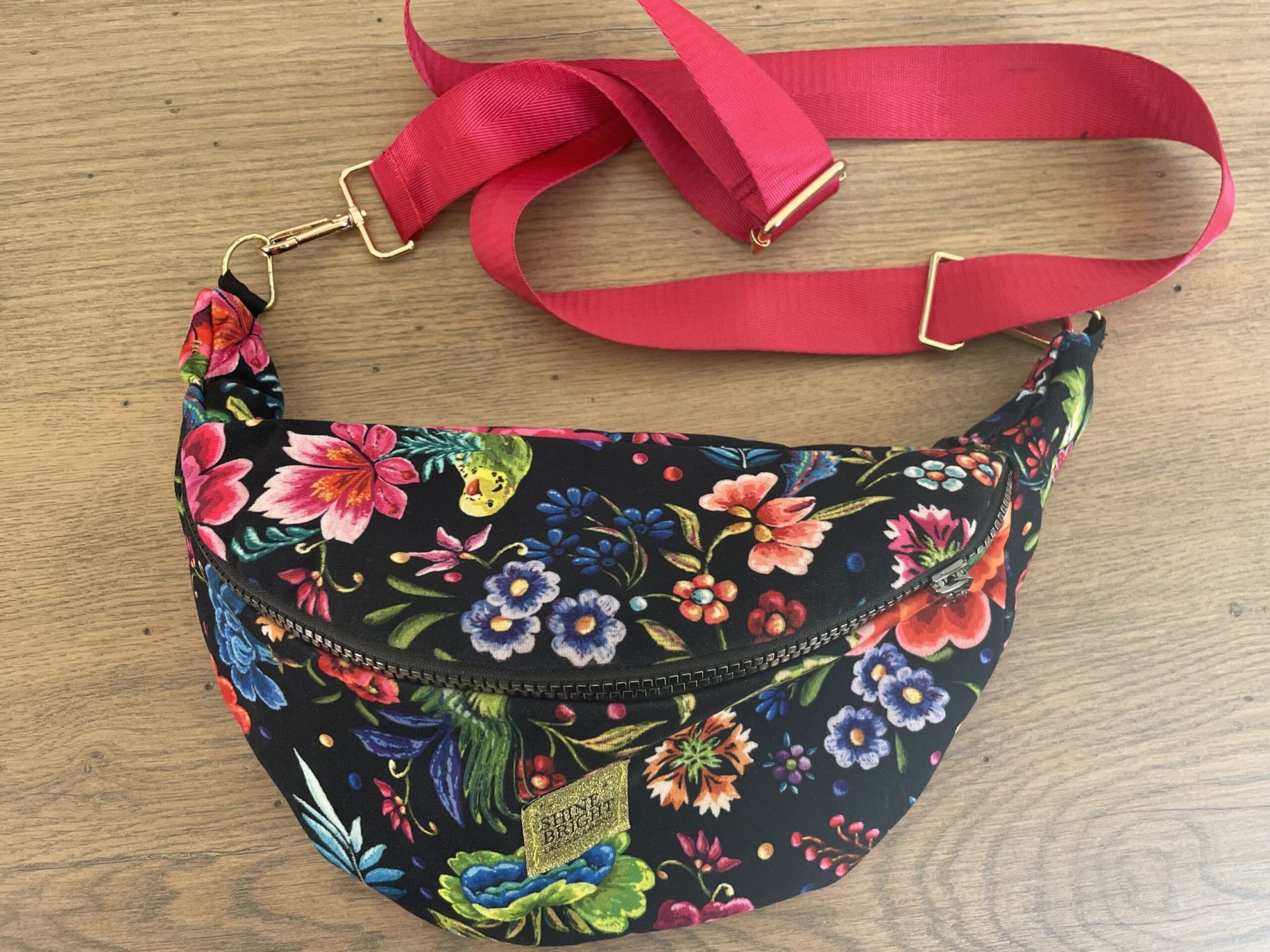 Sac banane velours ras fleuri